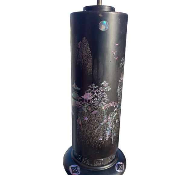 RARE SET OF 2 HOLLYWOOD REGENCY BLACK LAQUER MOTHER OF PEARL INLAY TABLE LAMP - Picture 9 of 16